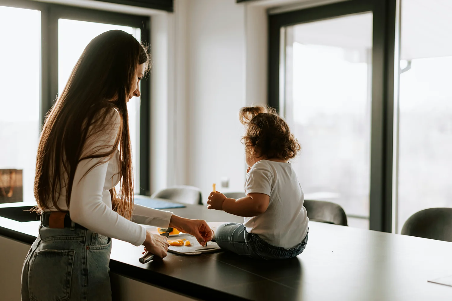 Meal Plan for Babies Aged 10 to 12 Months: Milk, Baby Food, and Family Meals