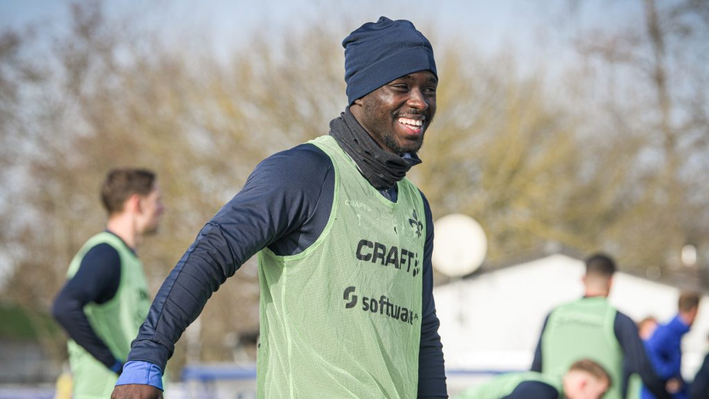 Braydon Manu vom SV Darmstadt 98 im artgerecht Interview