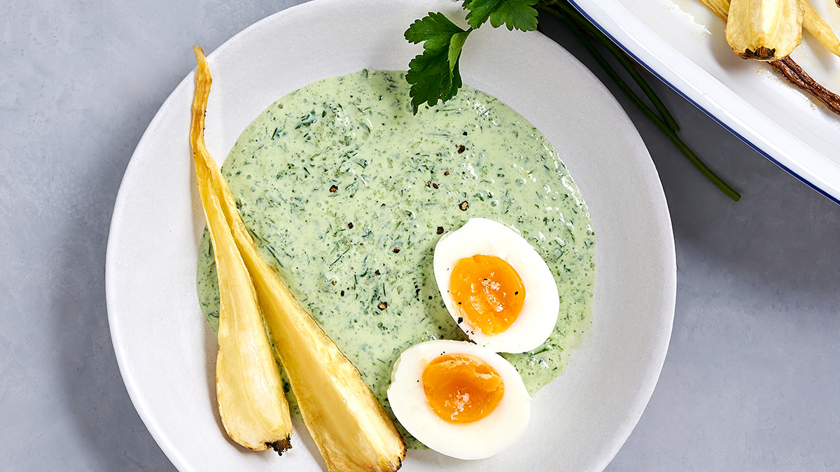 Grüne Soße mit Ei und Pastinaken: Gesund, vegetarisch und voller Geschmack