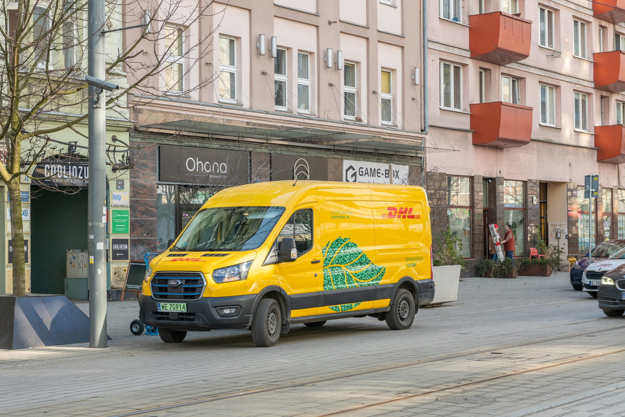dhl gogreen fahrzeug blatt