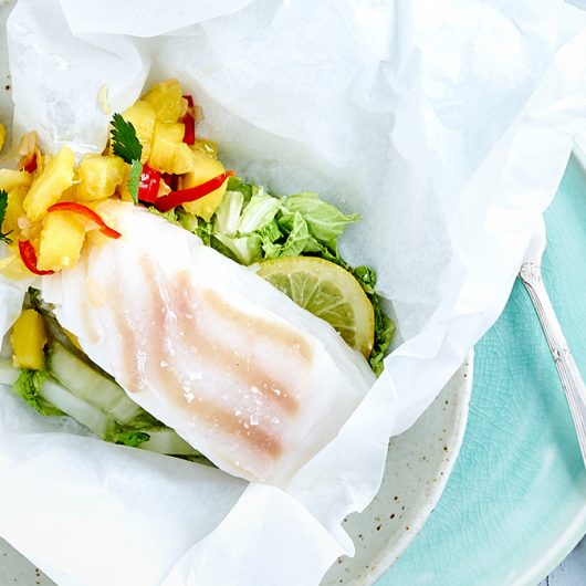 Fischpäckchen mit Ananas-Salsa