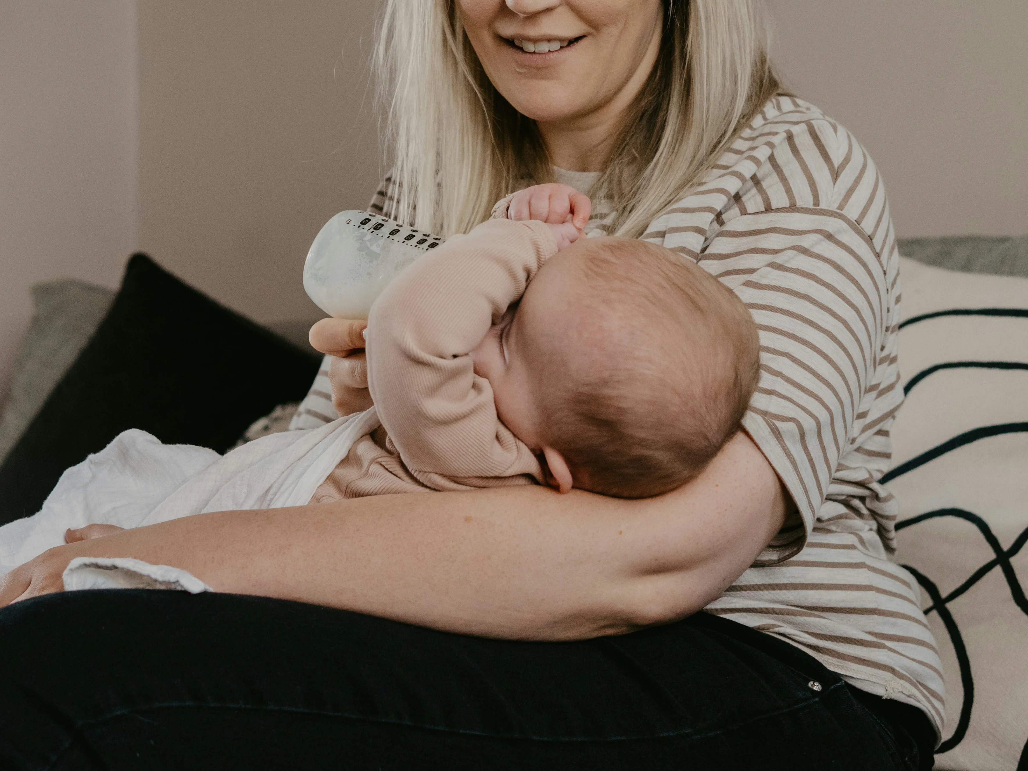 How Much Formula Does a Baby Need? Feeding Amounts and Guidelines