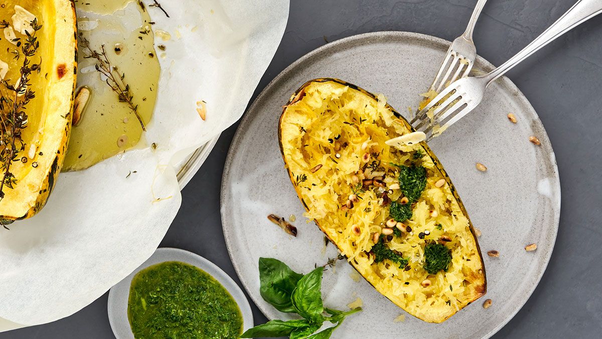 Oven spaghetti squash: how to turn pumpkin into a healthy dish